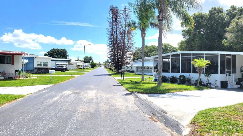 161 Juniper Dr. West a Dundee, FL Mobile or Manufactured Home for Sale